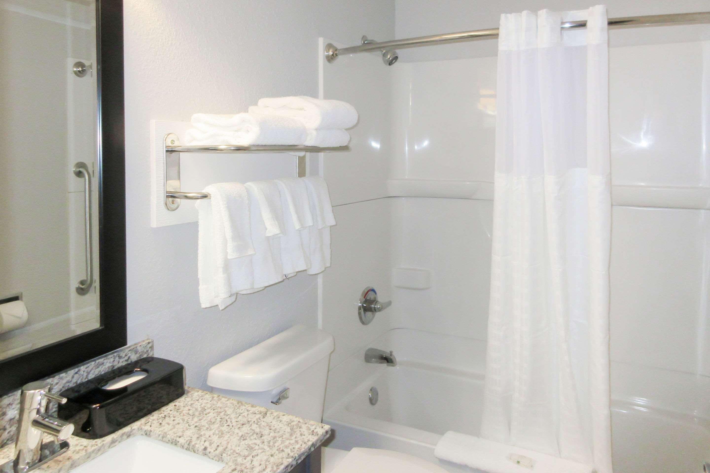 Quality Inn & Suites Hammond Near I-8090 المظهر الخارجي الصورة