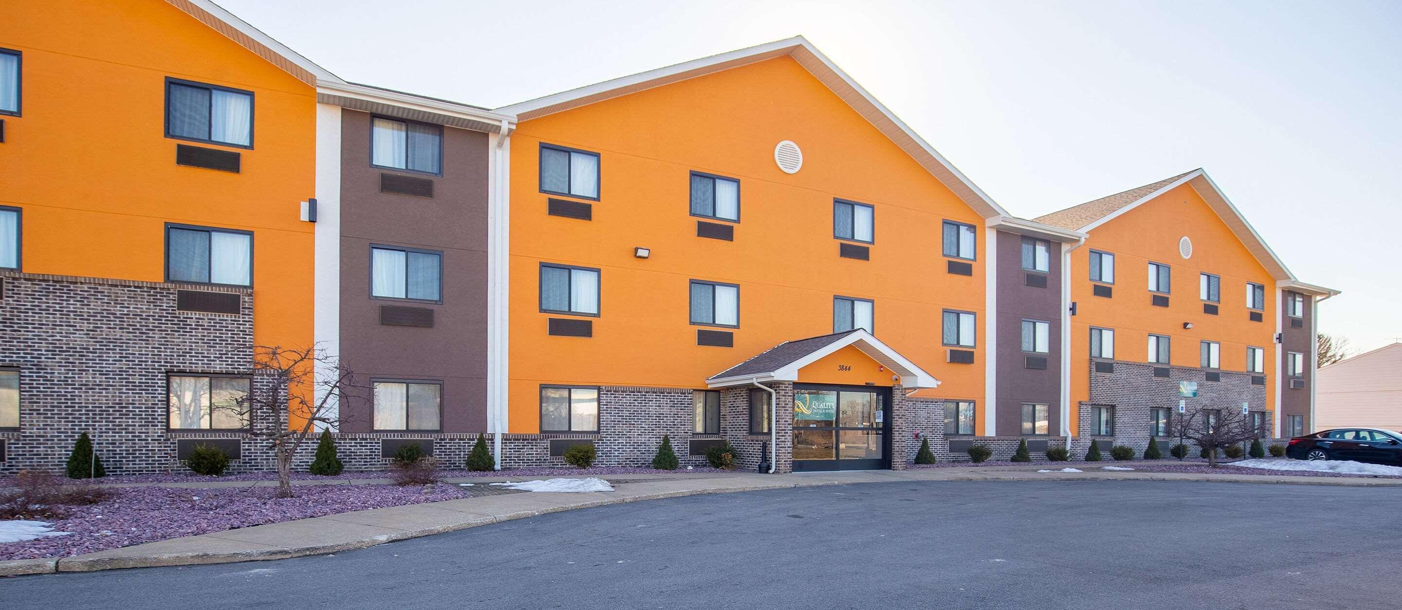 Quality Inn & Suites Hammond Near I-8090 المظهر الخارجي الصورة